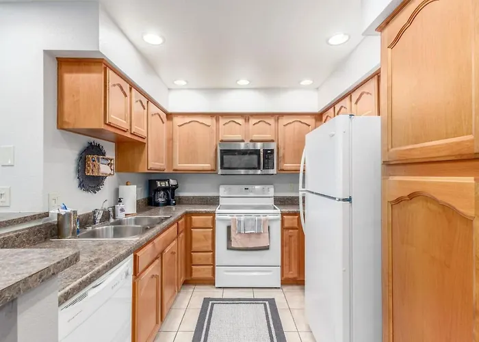 2 Bedroom 2 Bathroom With Pickleball Apartment Scottsdale