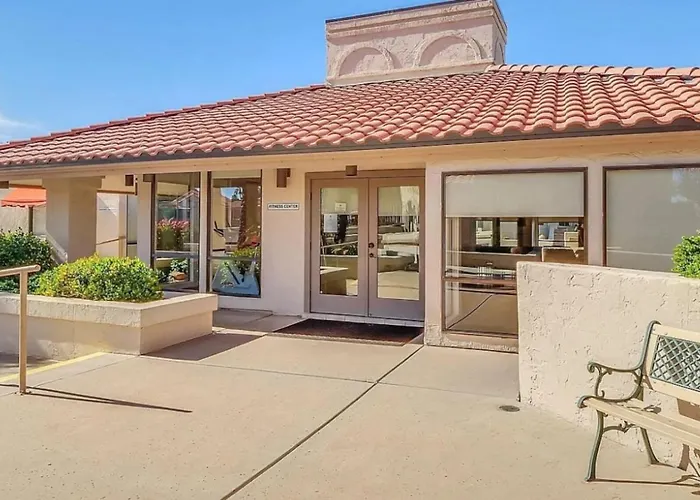 2 Bedroom 2 Bathroom With Pickleball Apartment