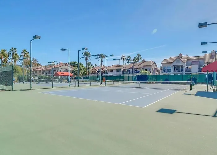 Apartment 2 Bedroom 2 Bathroom With Pickleball