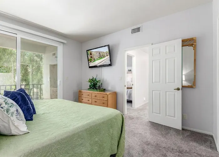2 Bedroom 2 Bathroom With Pickleball *