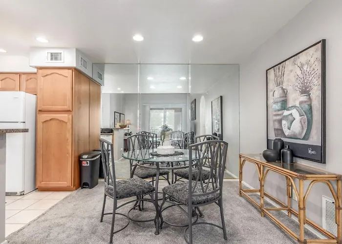 Apartment 2 Bedroom 2 Bathroom With Pickleball Scottsdale
