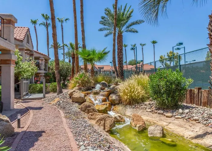 Apartment 2 Bedroom 2 Bathroom With Pickleball